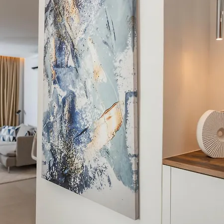 Cro.lo Modern Retreat ספליט