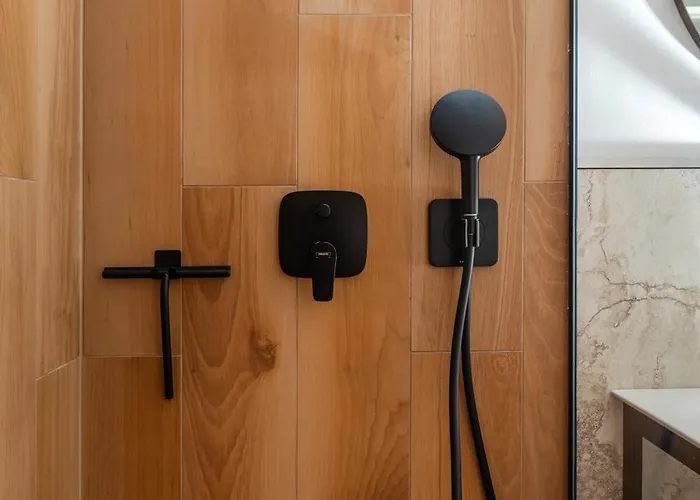 Cro.lo Modern Retreat