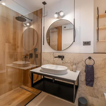 شقة Cro.lo Modern Retreat