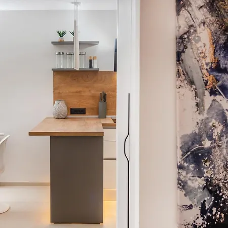 شقة Cro.lo Modern Retreat