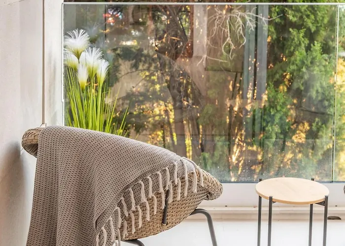 Cro.lo Modern Retreat