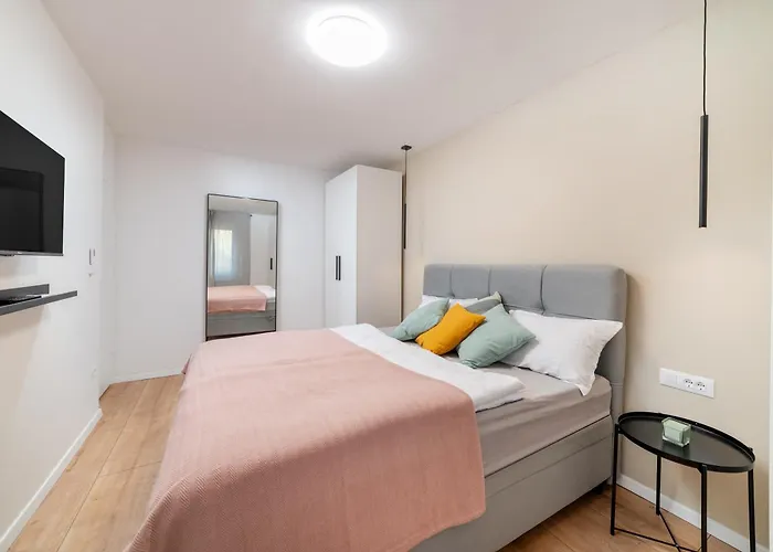Cro.lo Modern Retreat